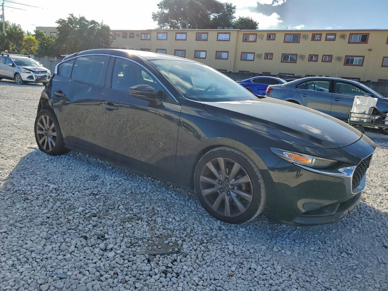 2019 MAZDA 3 SELECT photo 4