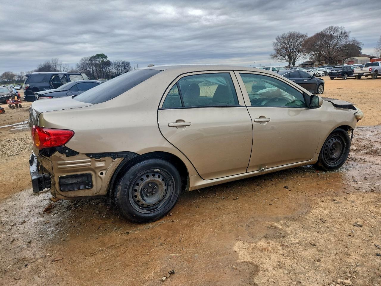 2010 TOYOTA COROLLA BASE photo 3