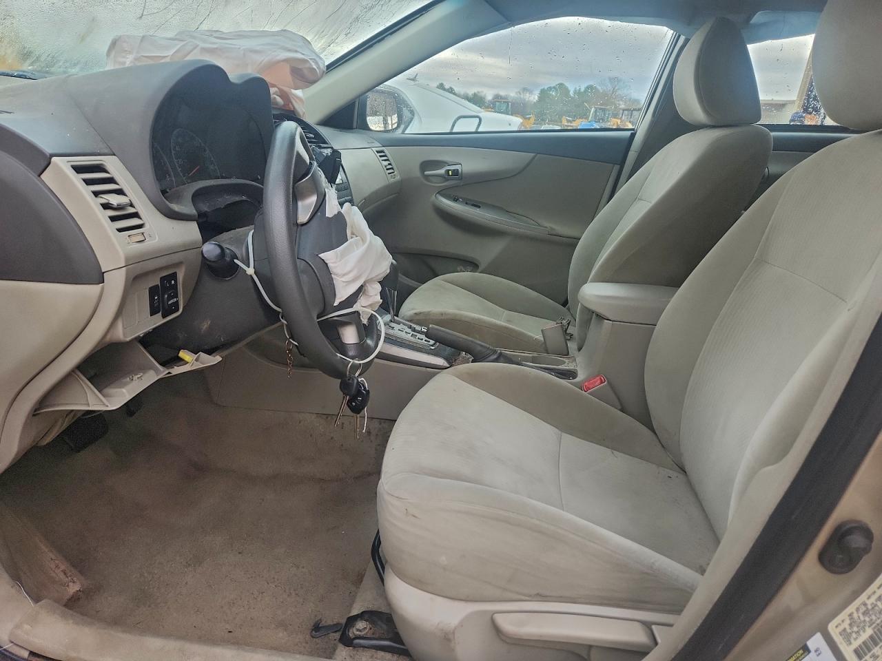 2010 TOYOTA COROLLA BASE photo 7