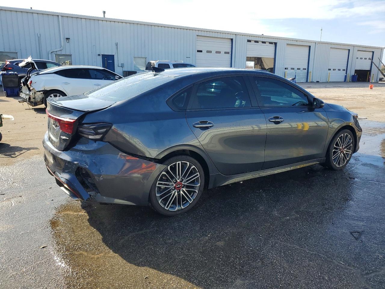 2024 KIA FORTE GT photo 5