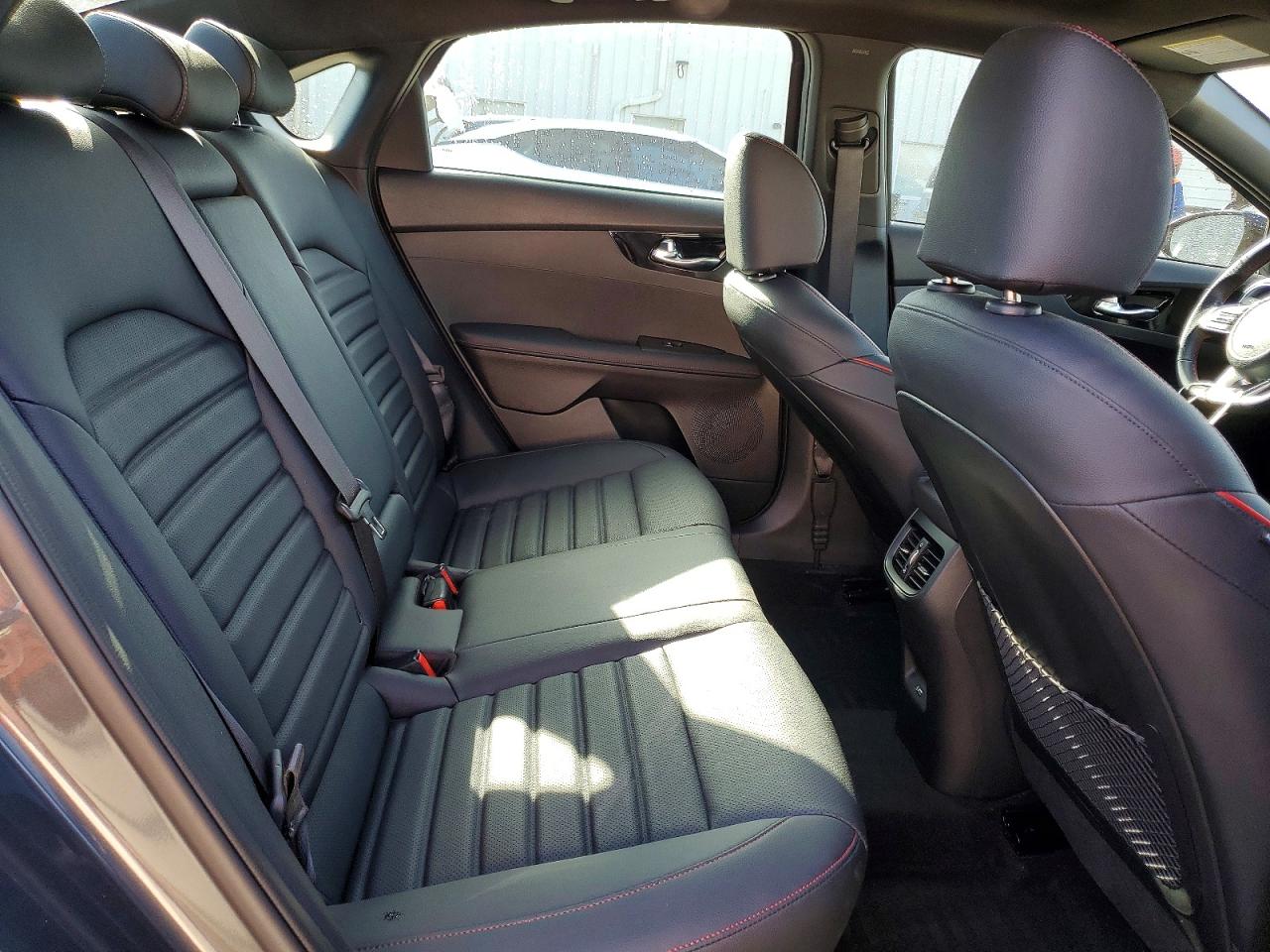 2024 KIA FORTE GT photo 19
