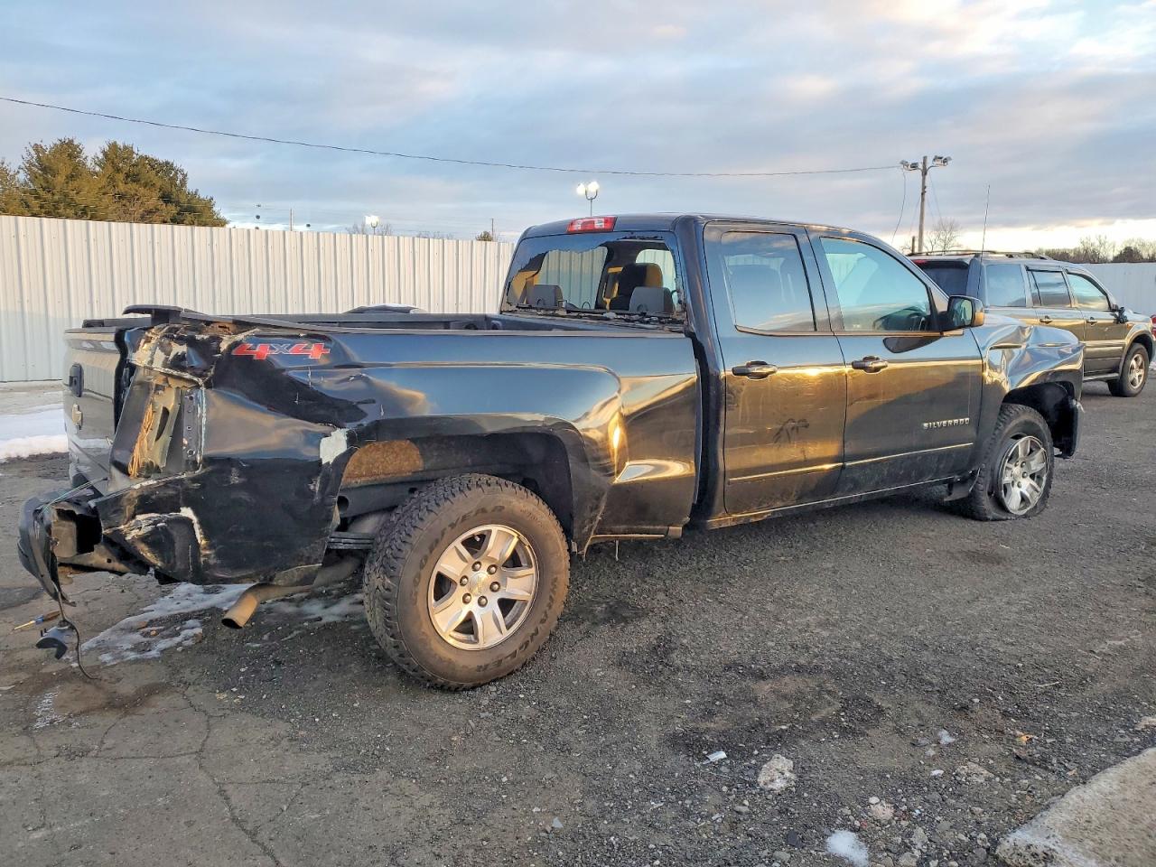 2017 CHEVROLET SILVERADO K1500 LT photo 5