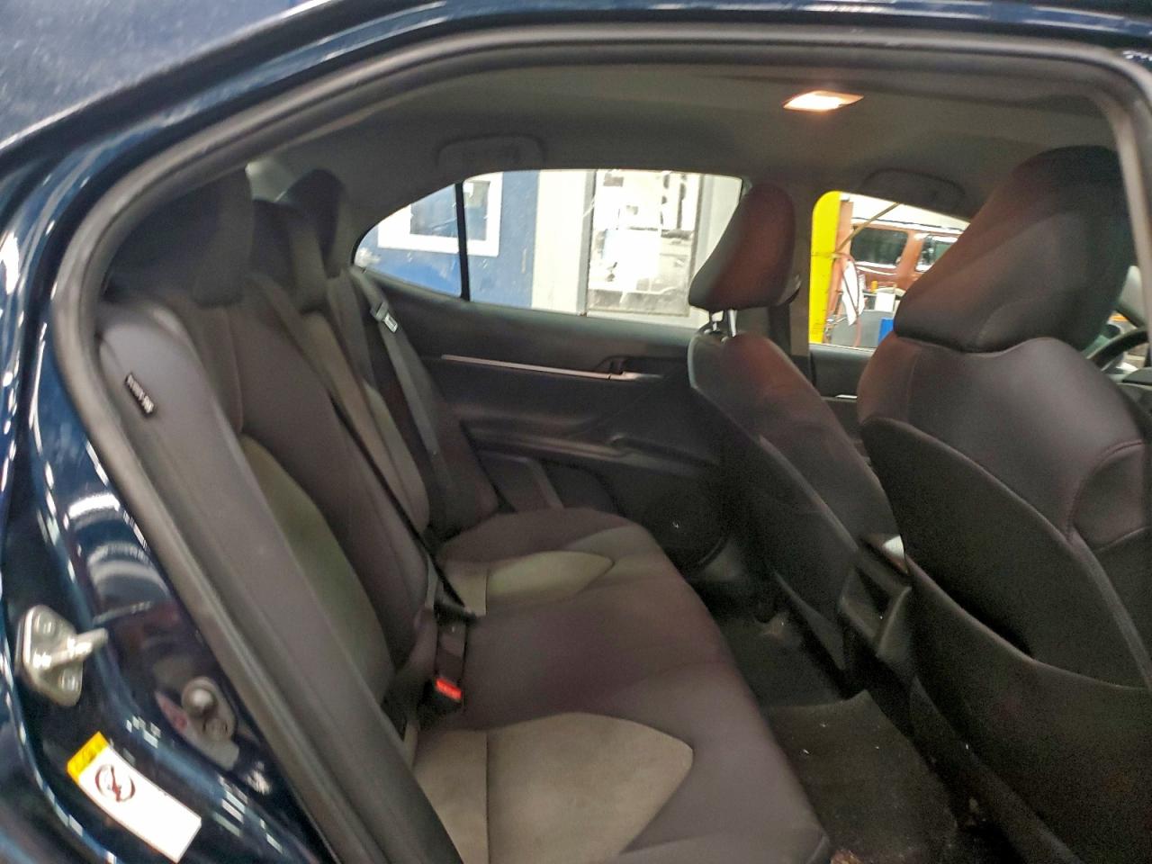 2019 TOYOTA CAMRY L photo 10