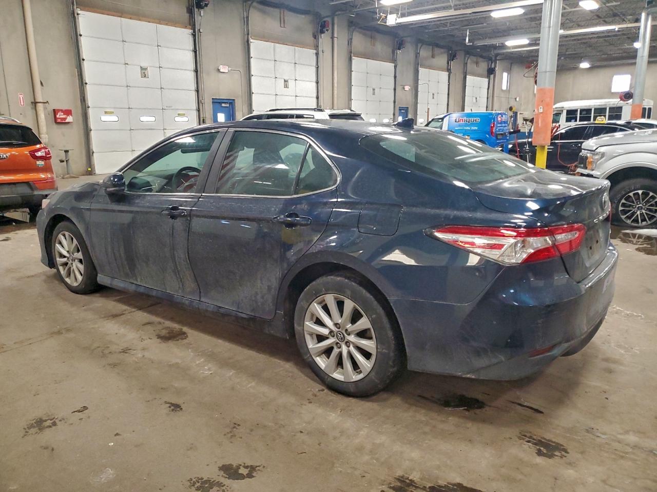 2019 TOYOTA CAMRY L photo 2