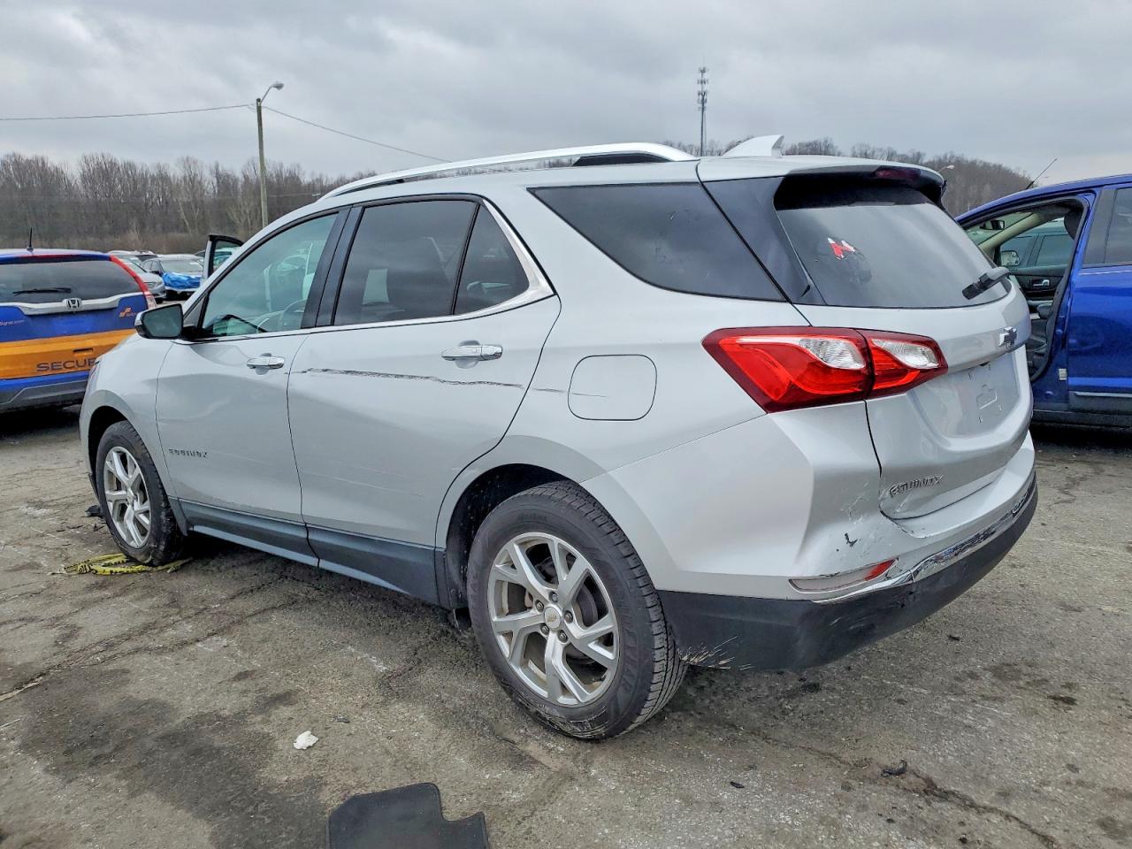 2018 CHEVROLET EQUINOX PREMIER photo 2