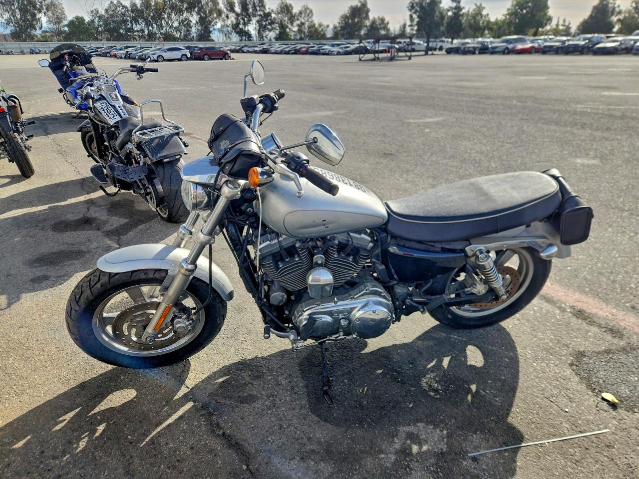 2012 HARLEY-DAVIDSON XL1200 C photo 3