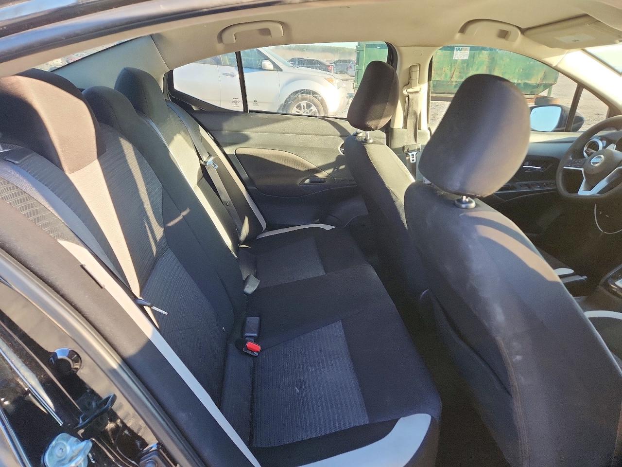 2021 NISSAN VERSA SV photo 10
