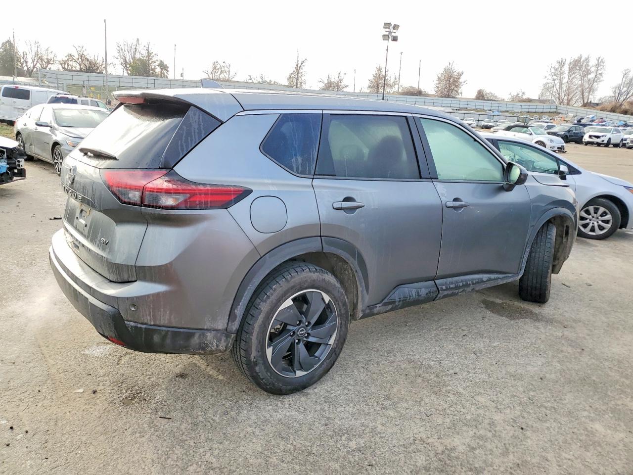 2024 NISSAN ROGUE SV photo 3