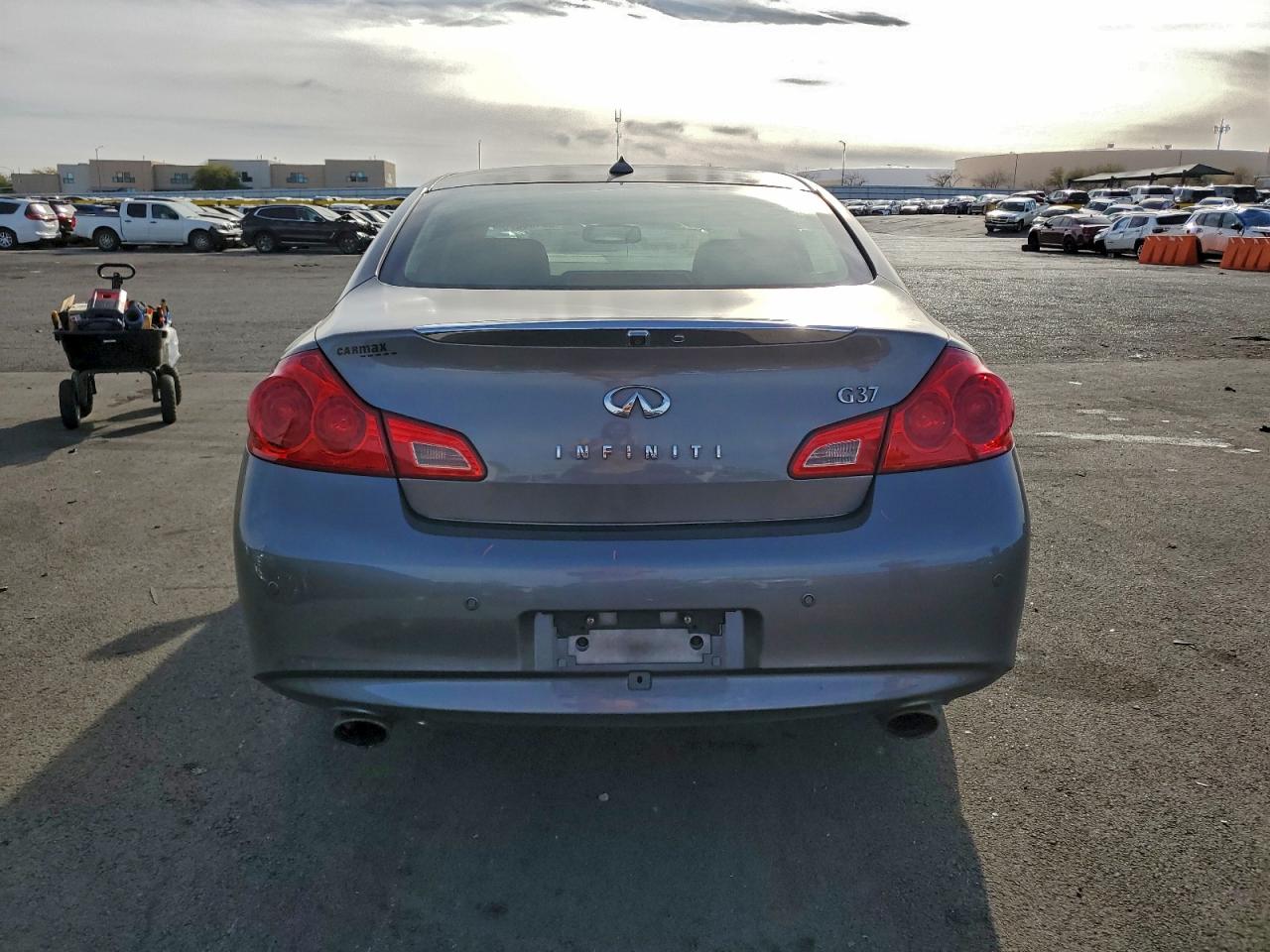 2012 INFINITI G37 BASE photo 6