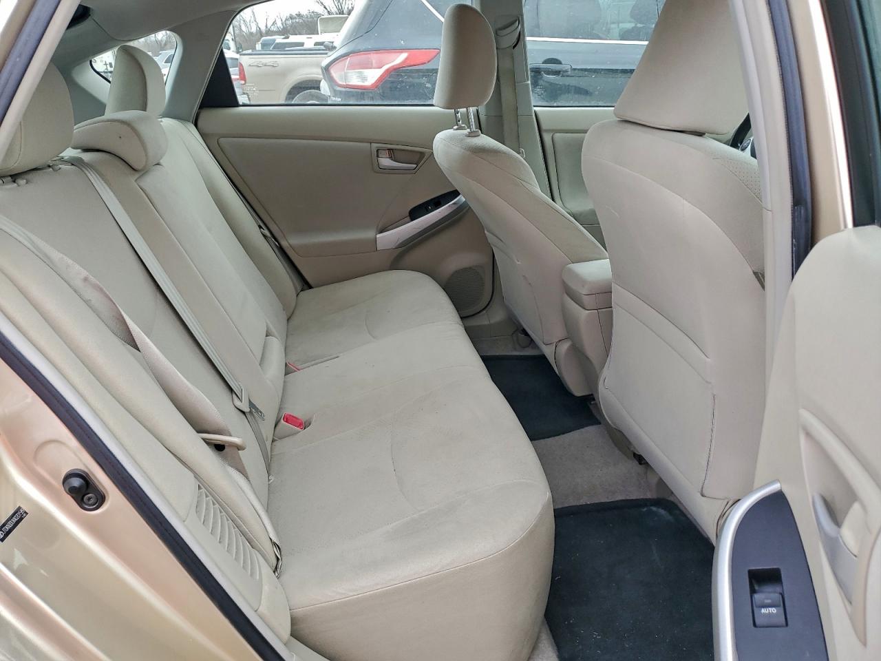2010 TOYOTA PRIUS photo 10