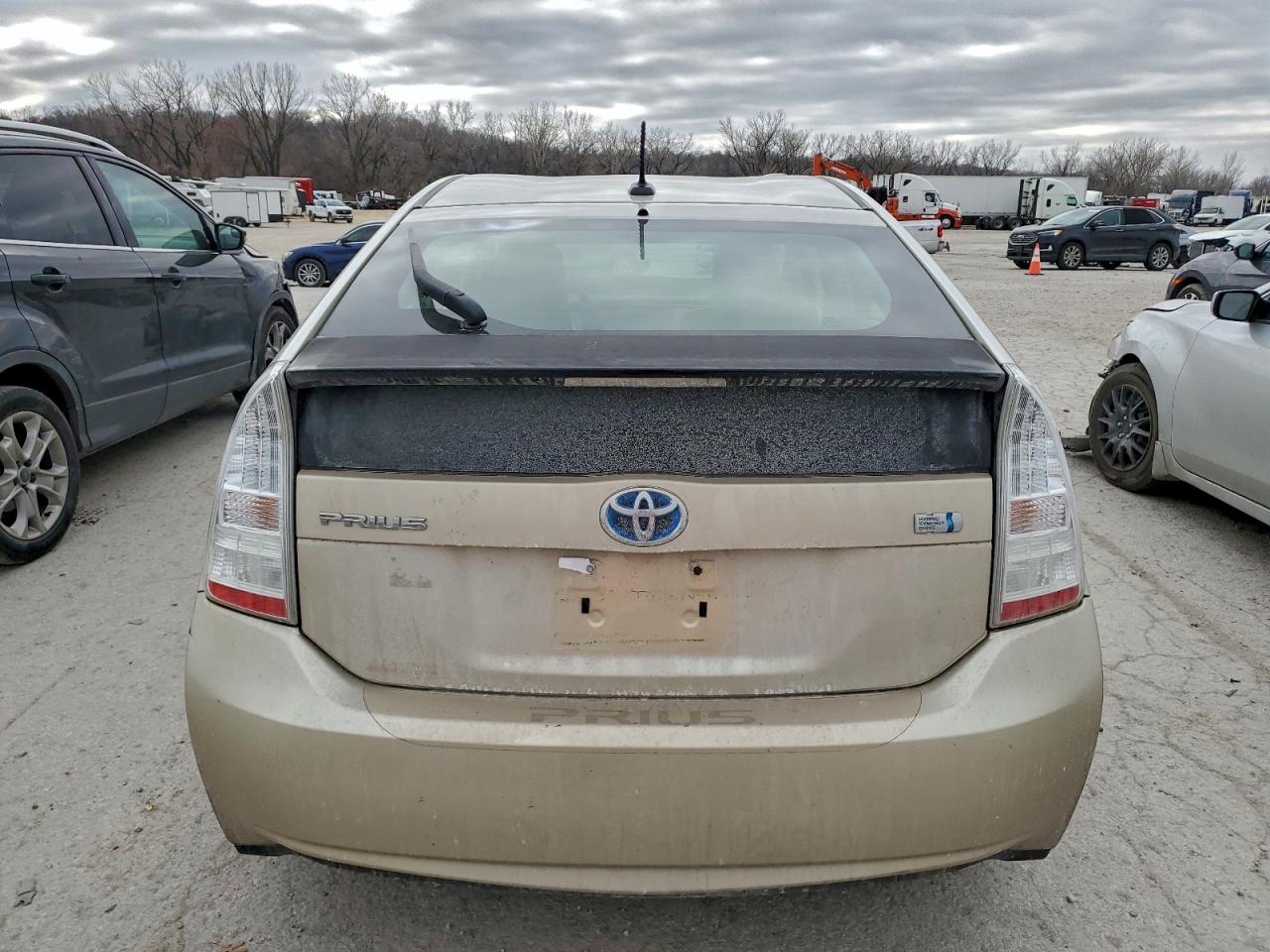 2010 TOYOTA PRIUS photo 6