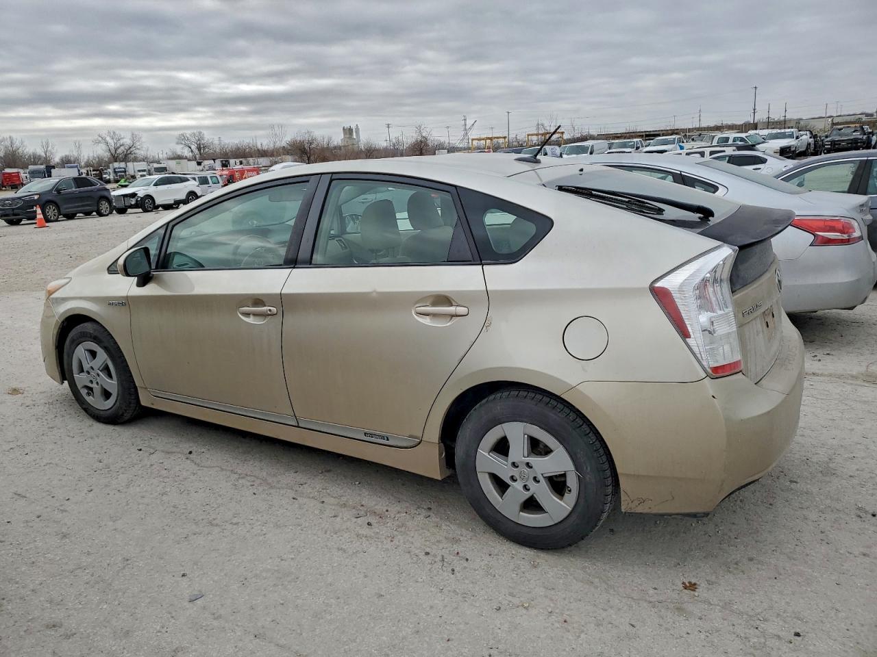 2010 TOYOTA PRIUS photo 2
