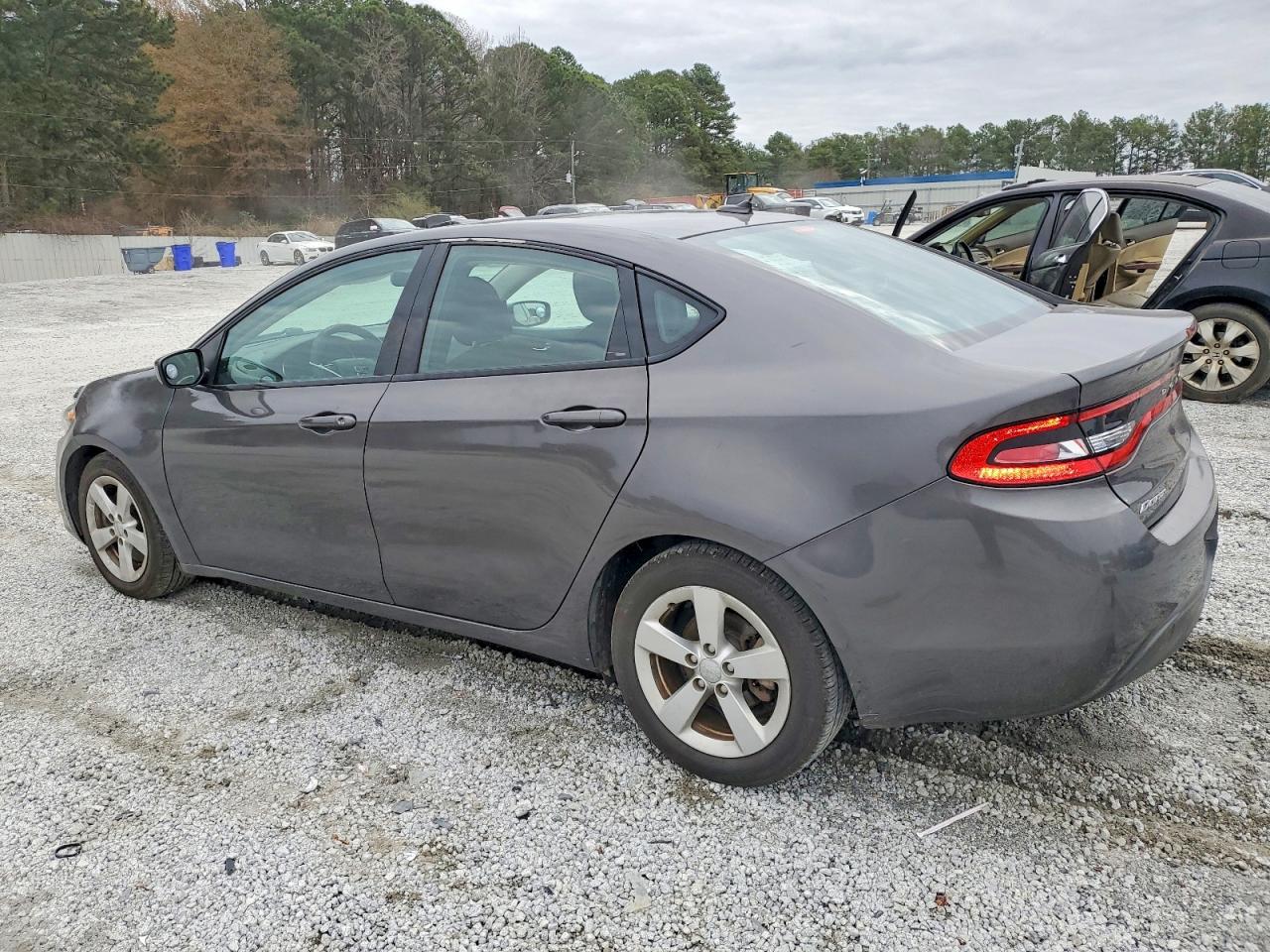 2015 DODGE DART SXT photo 2
