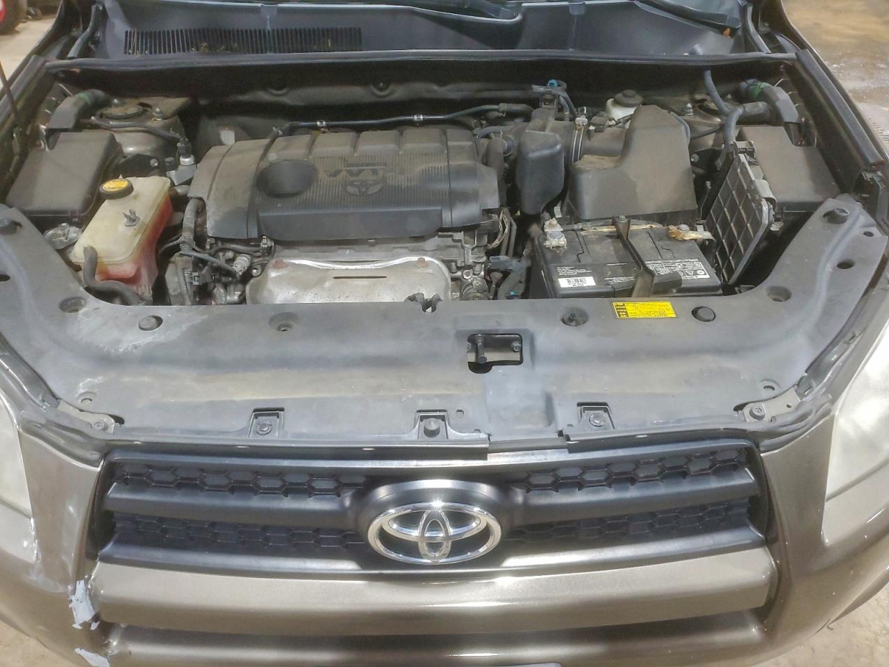 2012 TOYOTA RAV4 photo 11