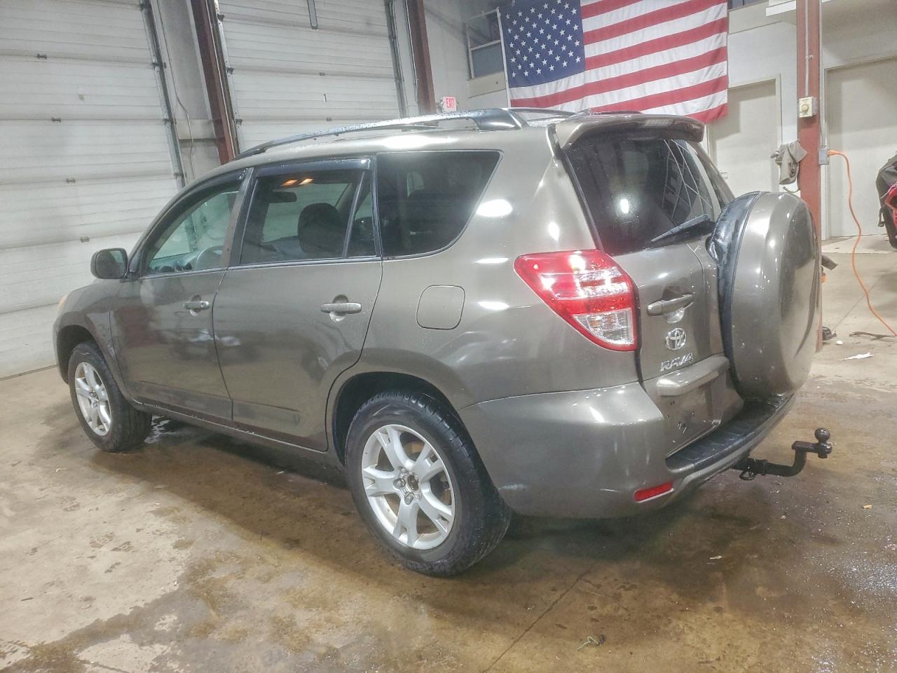 2012 TOYOTA RAV4 photo 2