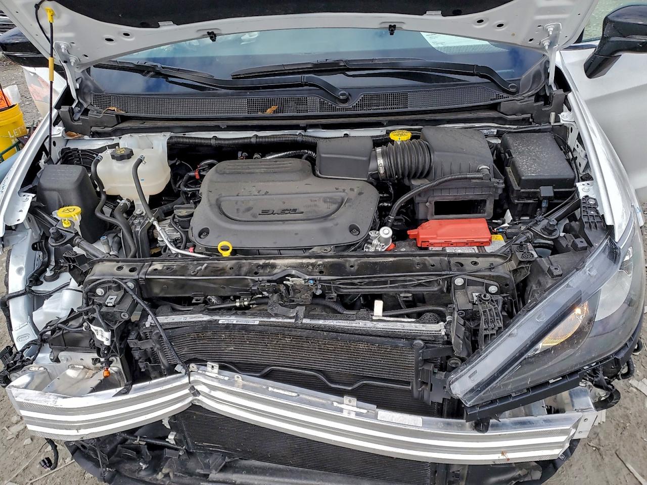 2025 CHRYSLER VOYAGER LX photo 12