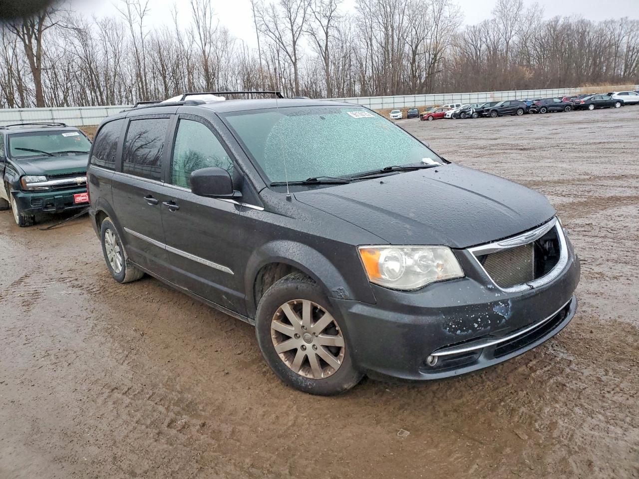 2011 CHRYSLER TOWN & COUNTRY TOURING L photo 4