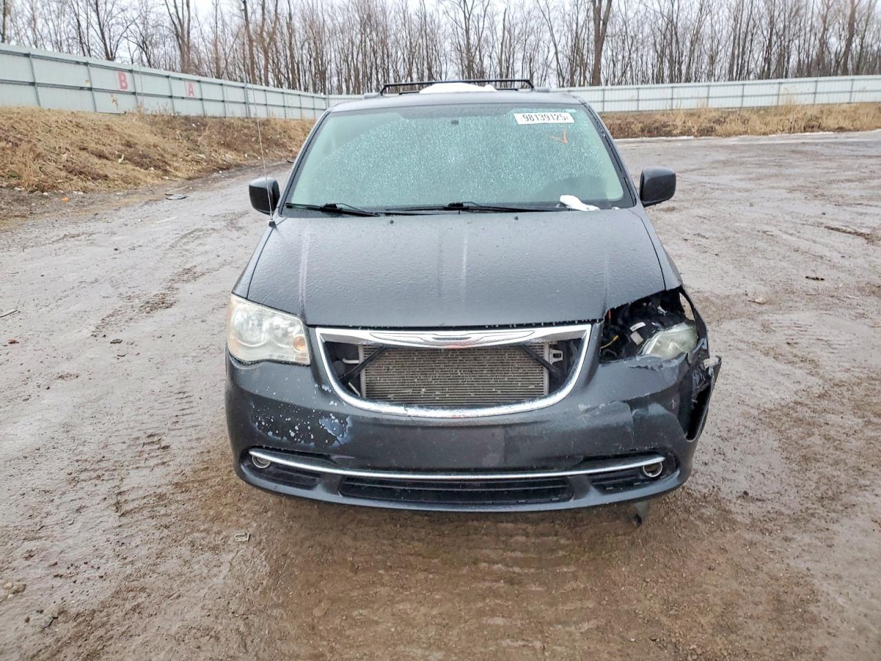 2011 CHRYSLER TOWN & COUNTRY TOURING L photo 5