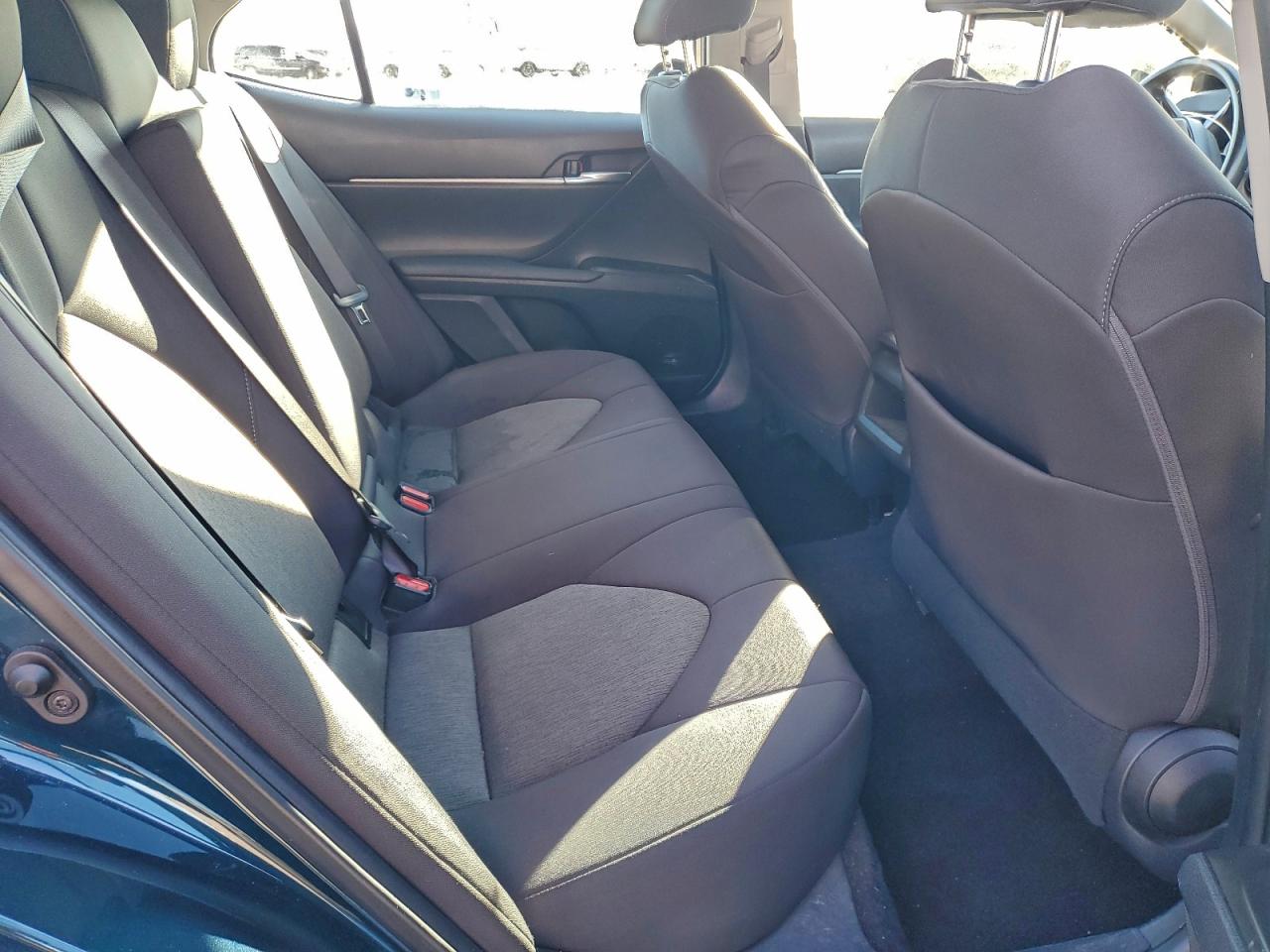 2021 TOYOTA CAMRY LE photo 10