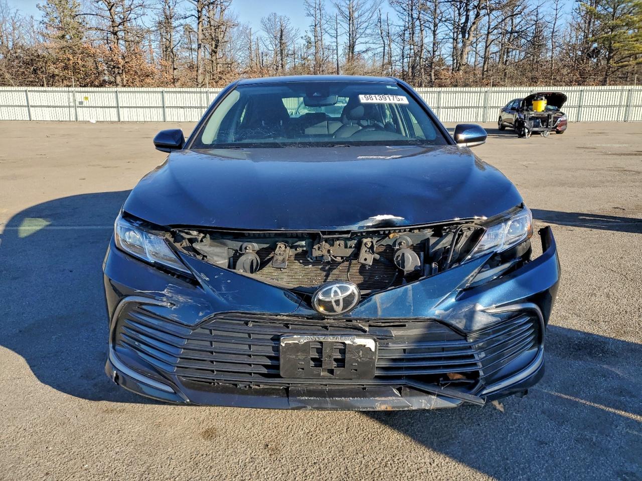 2021 TOYOTA CAMRY LE photo 5