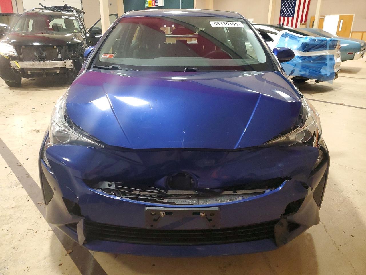 2018 TOYOTA PRIUS photo 5