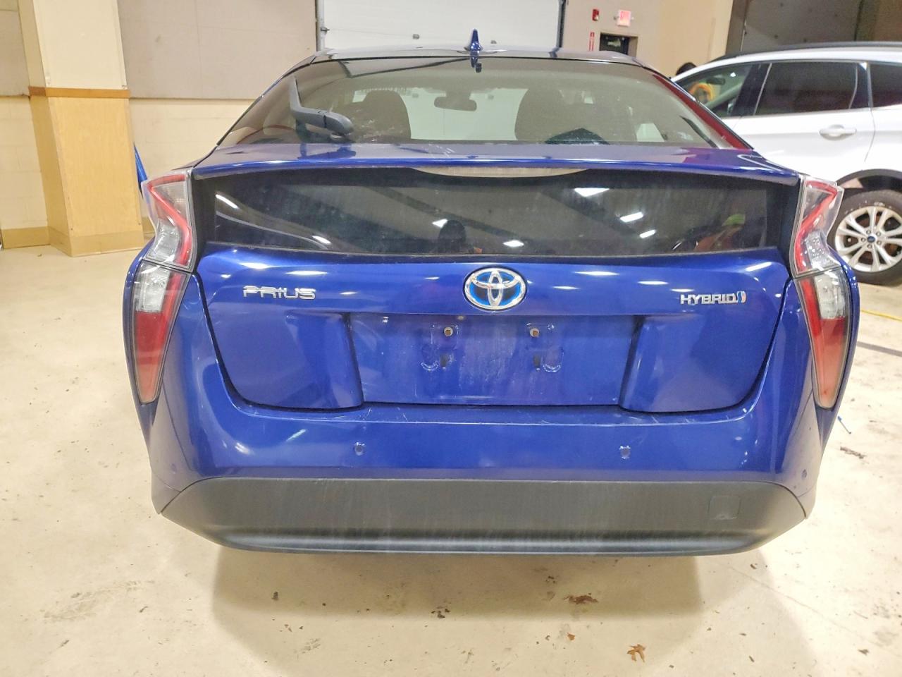 2018 TOYOTA PRIUS photo 6