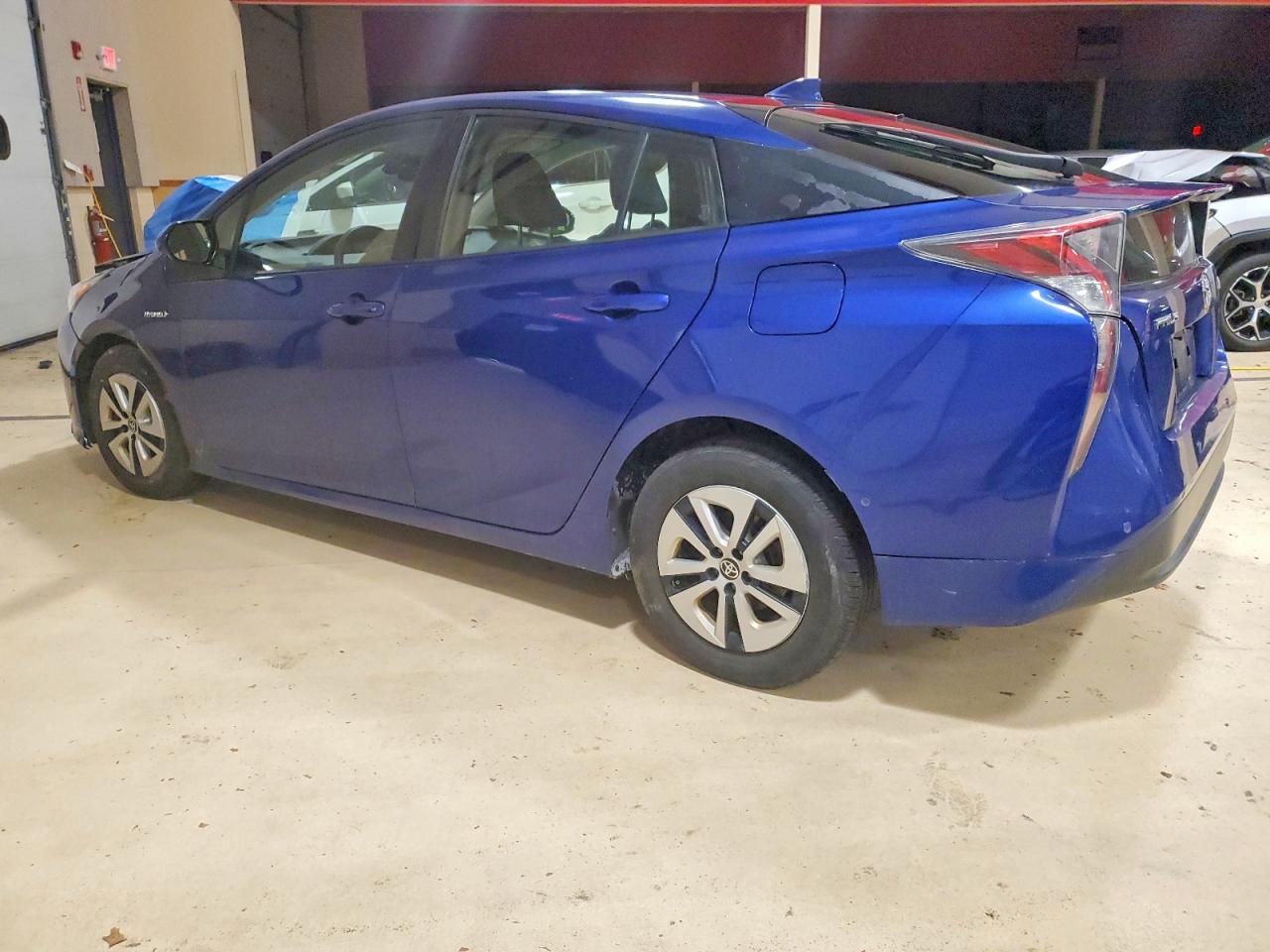 2018 TOYOTA PRIUS photo 2
