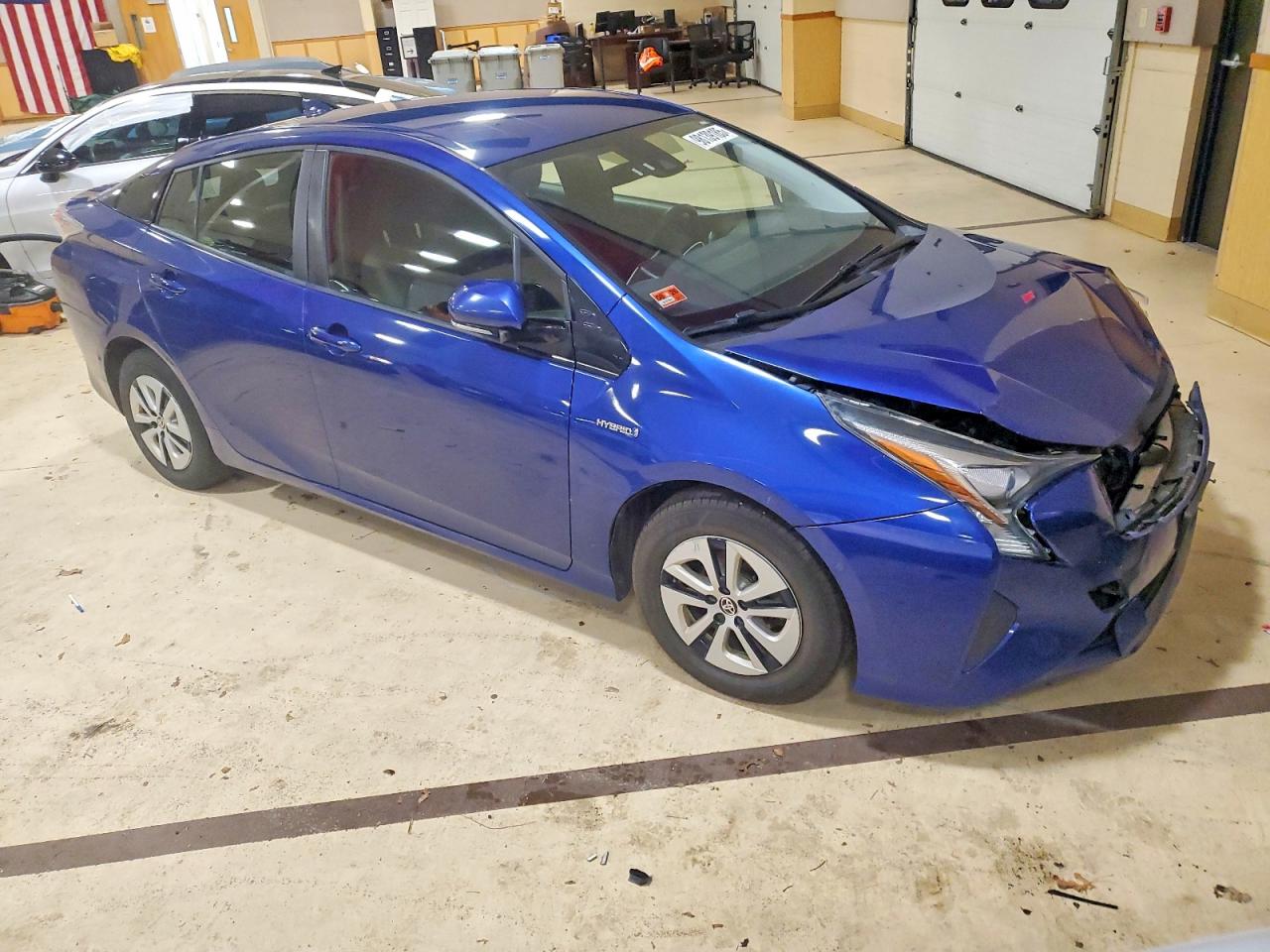 2018 TOYOTA PRIUS photo 4