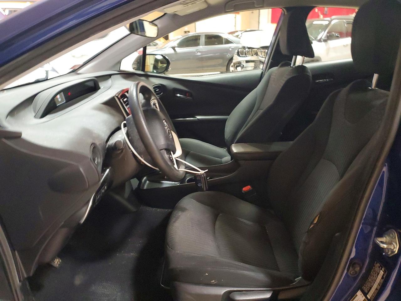 2018 TOYOTA PRIUS photo 7