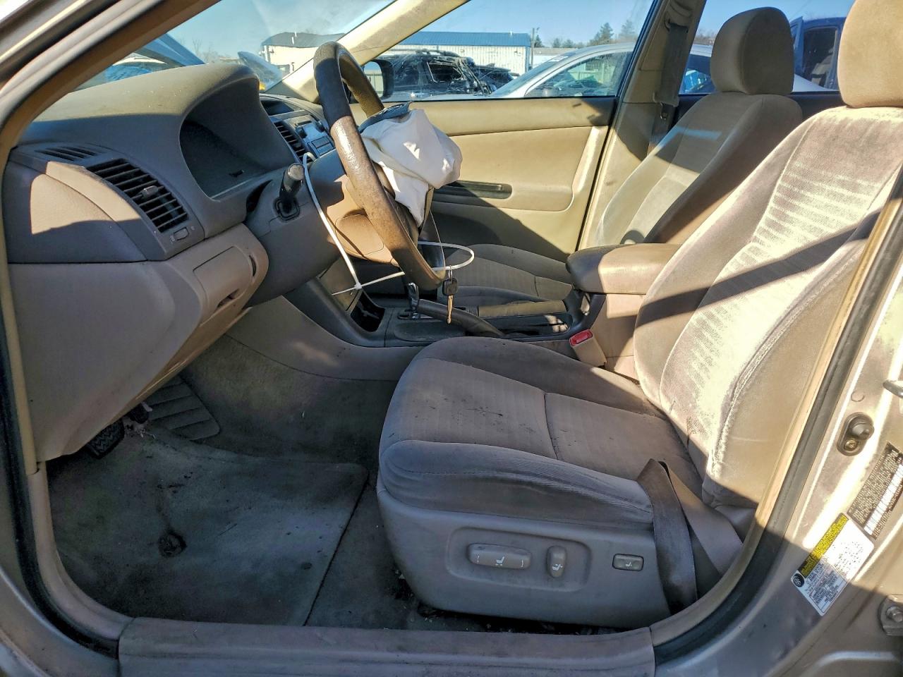2006 TOYOTA CAMRY LE photo 7