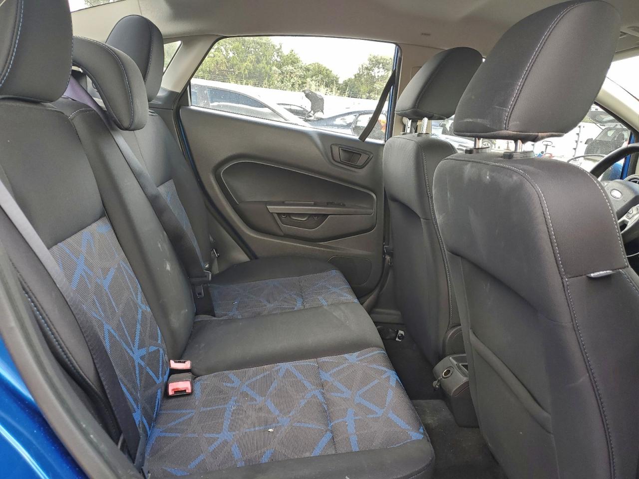 2011 FORD FIESTA SEL photo 10