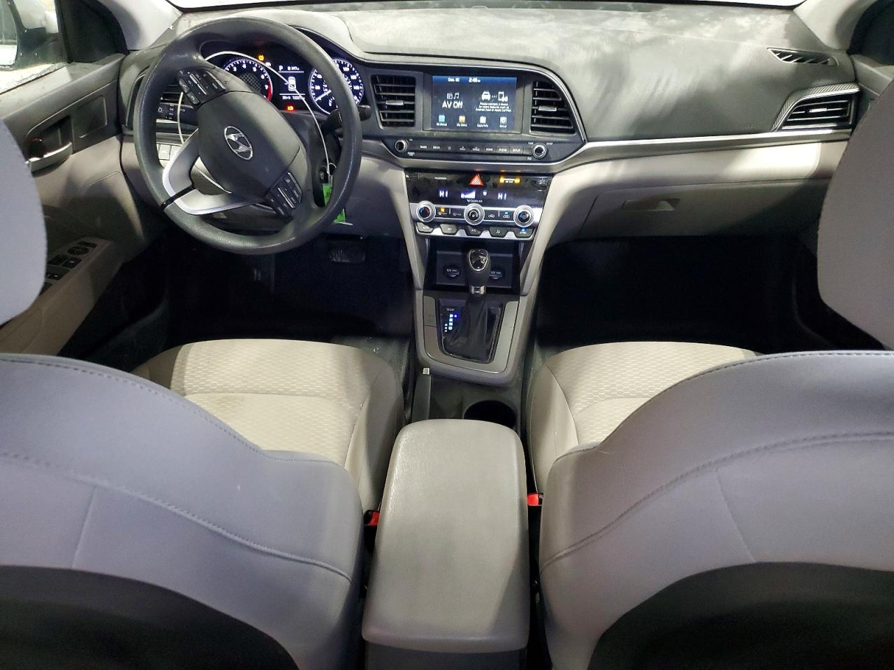 2020 HYUNDAI ELANTRA SEL photo 8