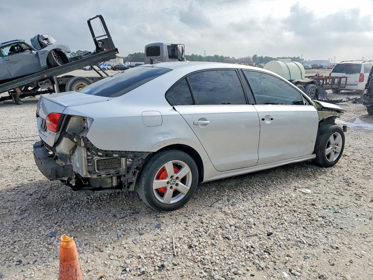 2012 VOLKSWAGEN JETTA SE photo 3