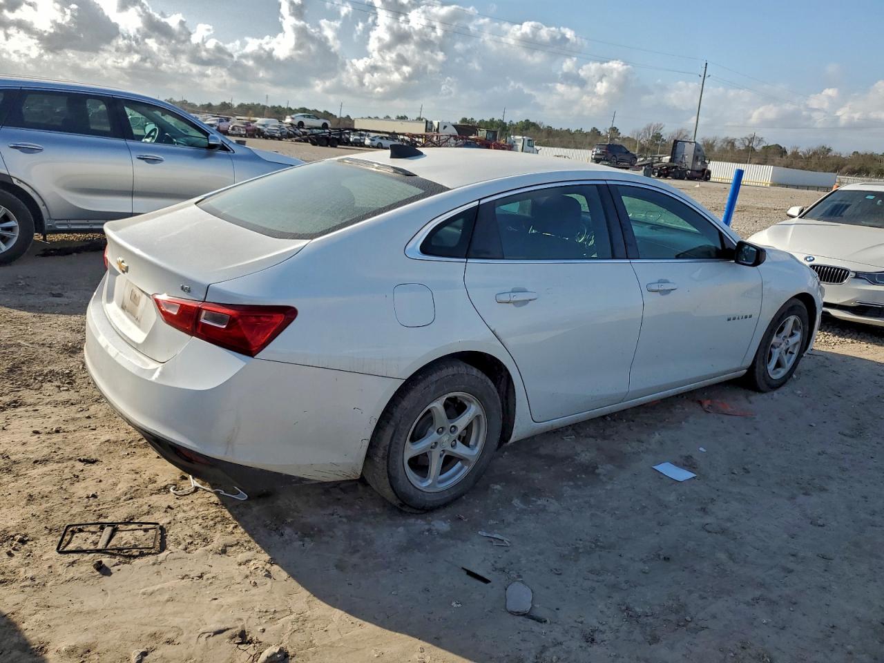 2016 CHEVROLET MALIBU LS photo 3