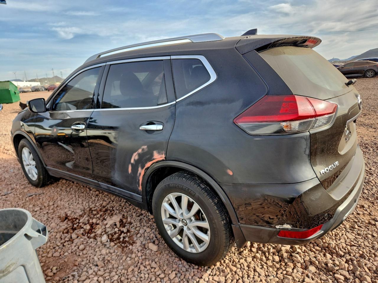 2019 NISSAN ROGUE S photo 2