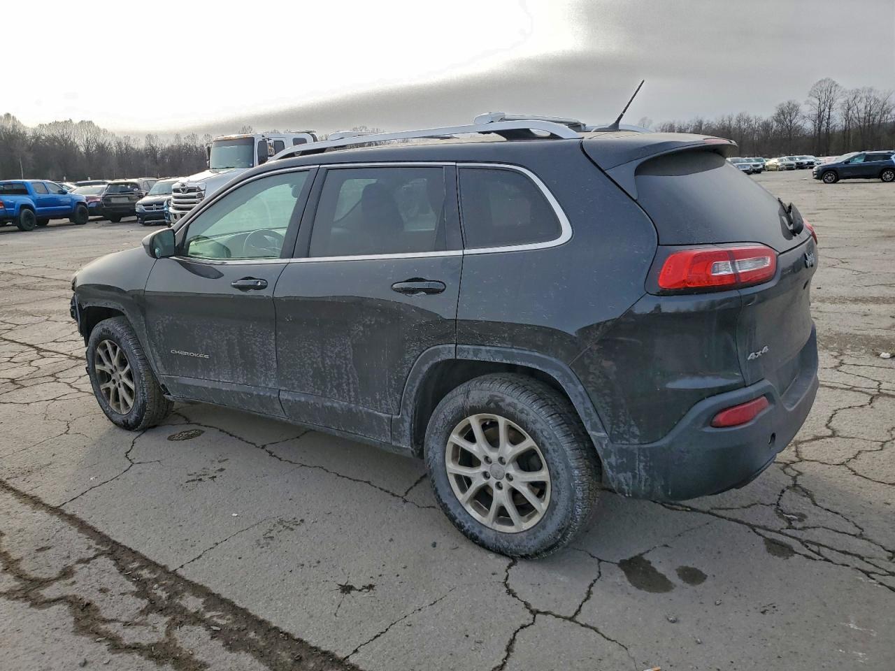 2015 JEEP CHEROKEE LATITUDE photo 2