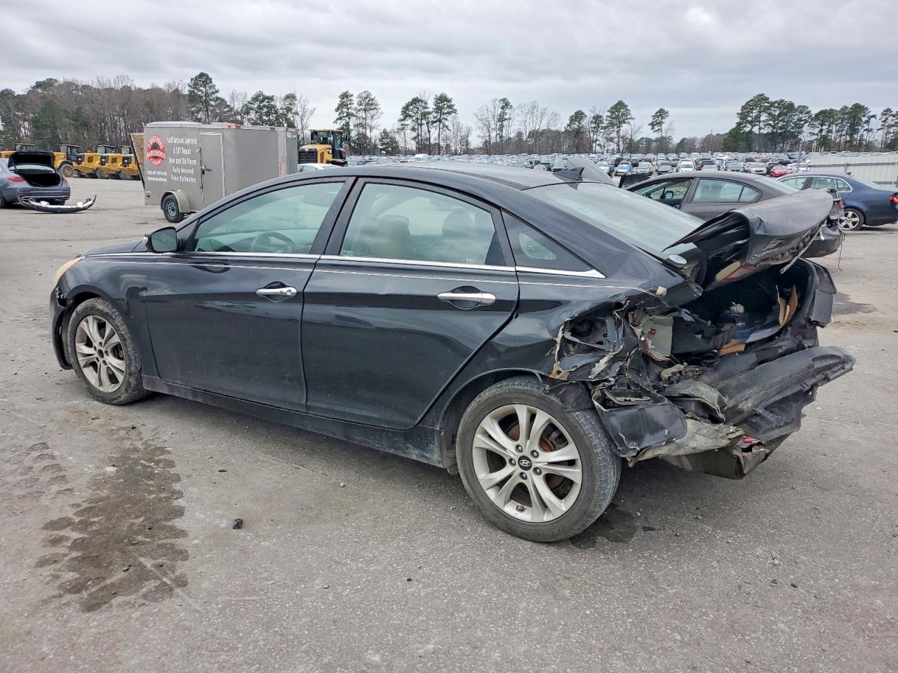 2013 HYUNDAI SONATA SE photo 2