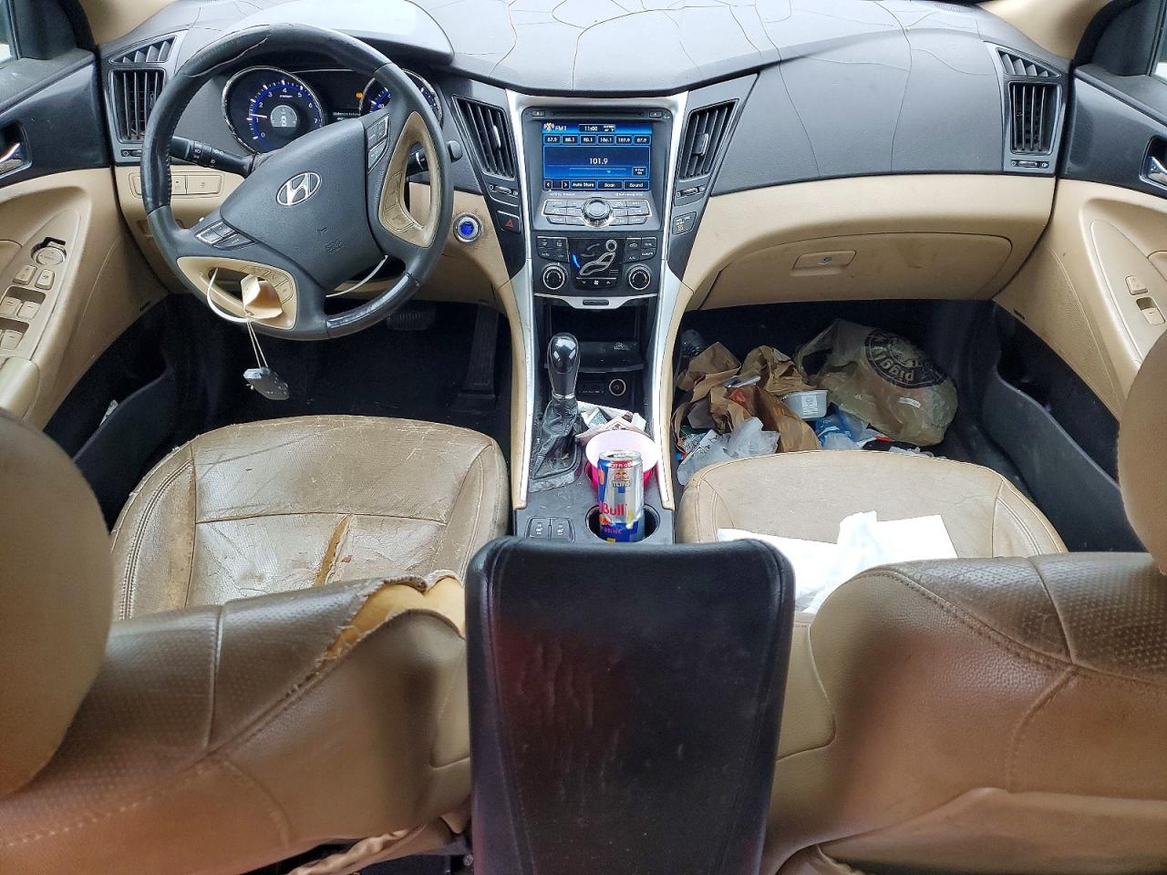 2013 HYUNDAI SONATA SE photo 8