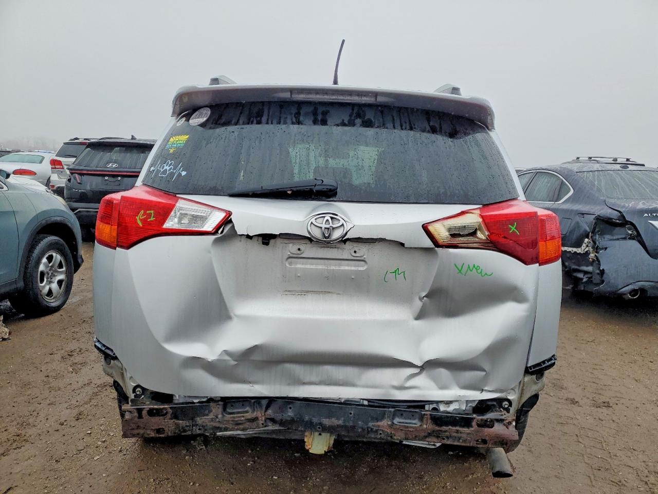 2014 TOYOTA RAV4 XLE photo 6