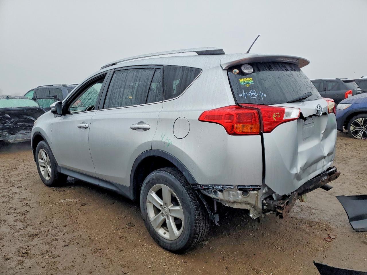2014 TOYOTA RAV4 XLE photo 2