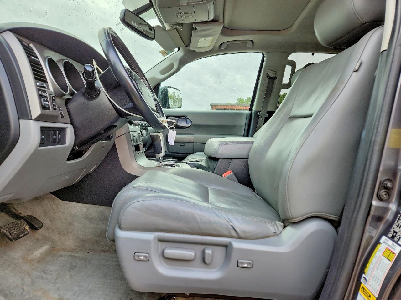 2011 TOYOTA SEQUOIA LIMITED photo 7