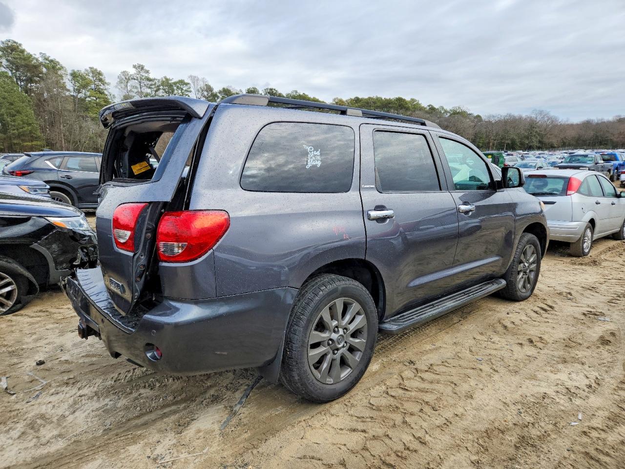 2011 TOYOTA SEQUOIA LIMITED photo 3
