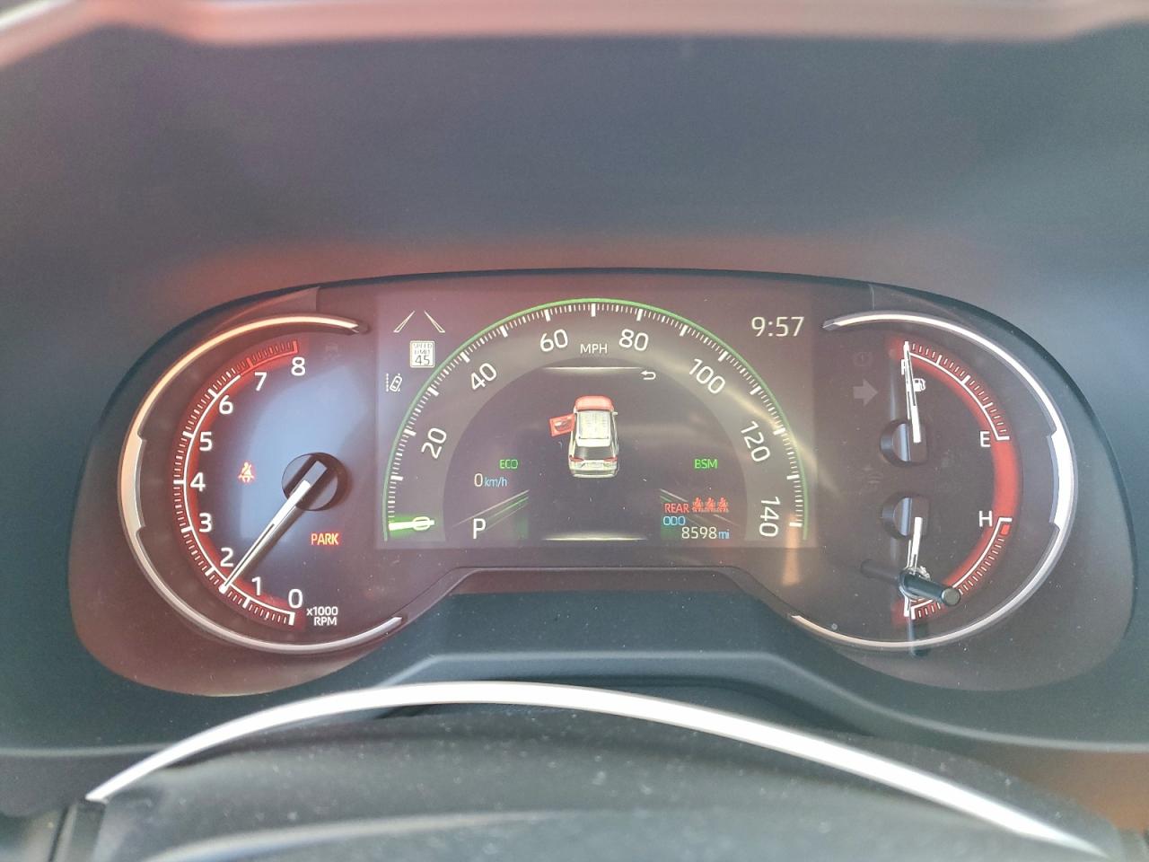 2025 TOYOTA RAV4 XLE photo 9