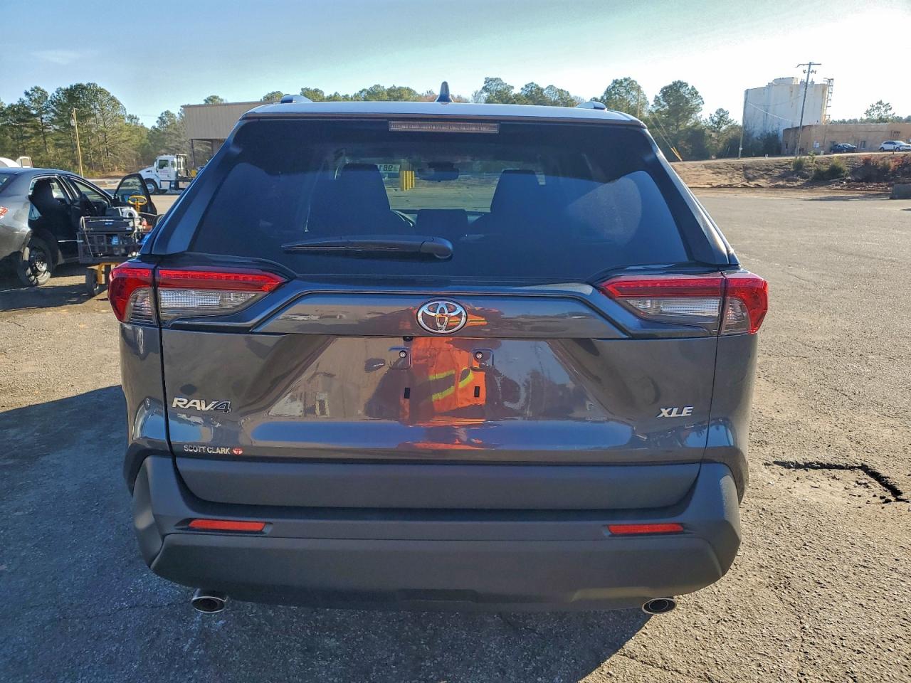 2025 TOYOTA RAV4 XLE photo 6