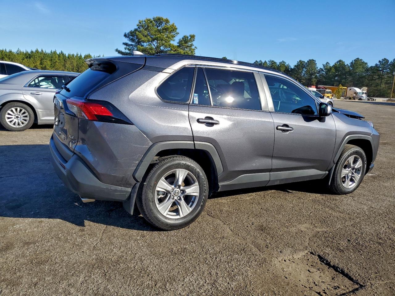 2025 TOYOTA RAV4 XLE photo 3