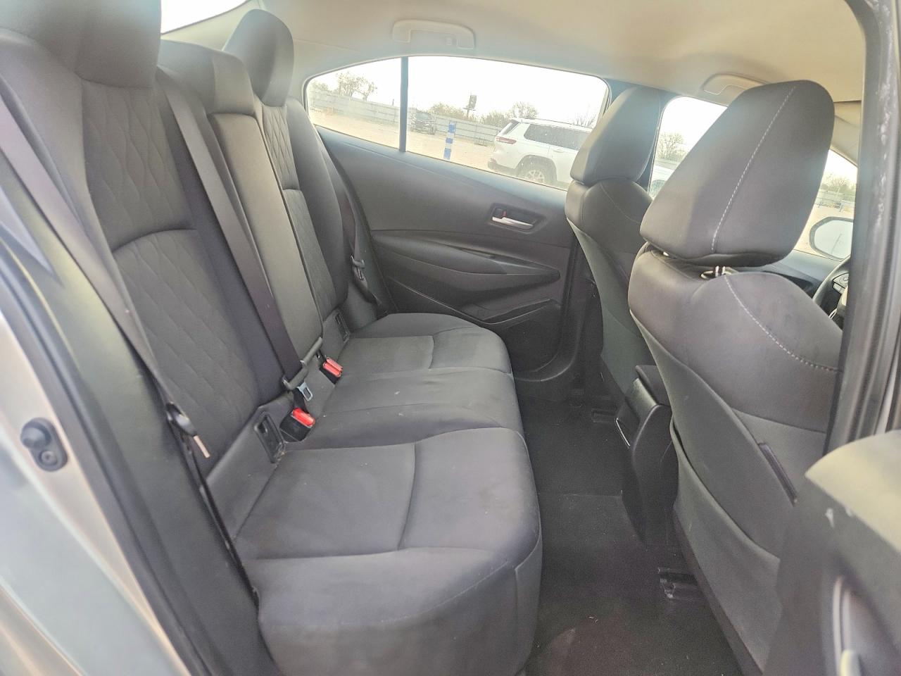 2020 TOYOTA COROLLA LE photo 10