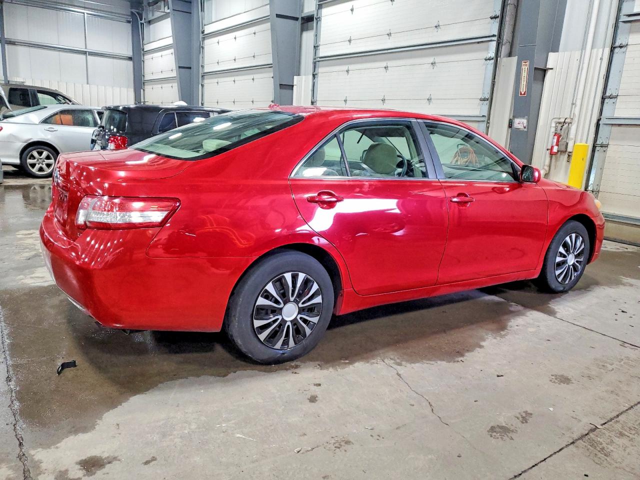 2010 TOYOTA CAMRY BASE photo 3