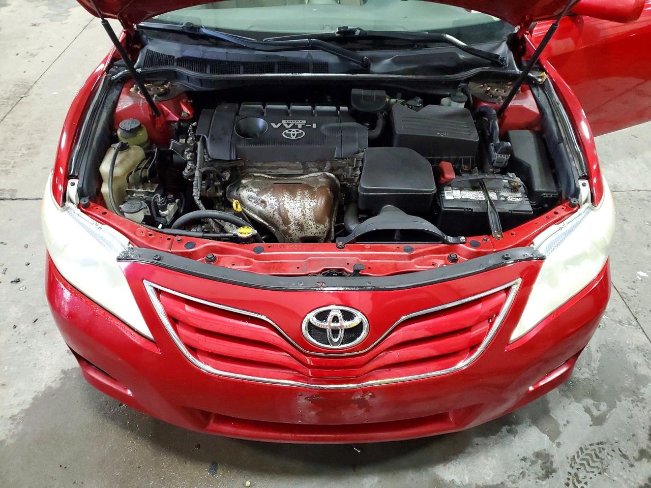 2010 TOYOTA CAMRY BASE photo 11
