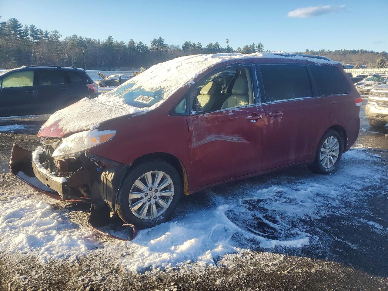 2013 TOYOTA SIENNA