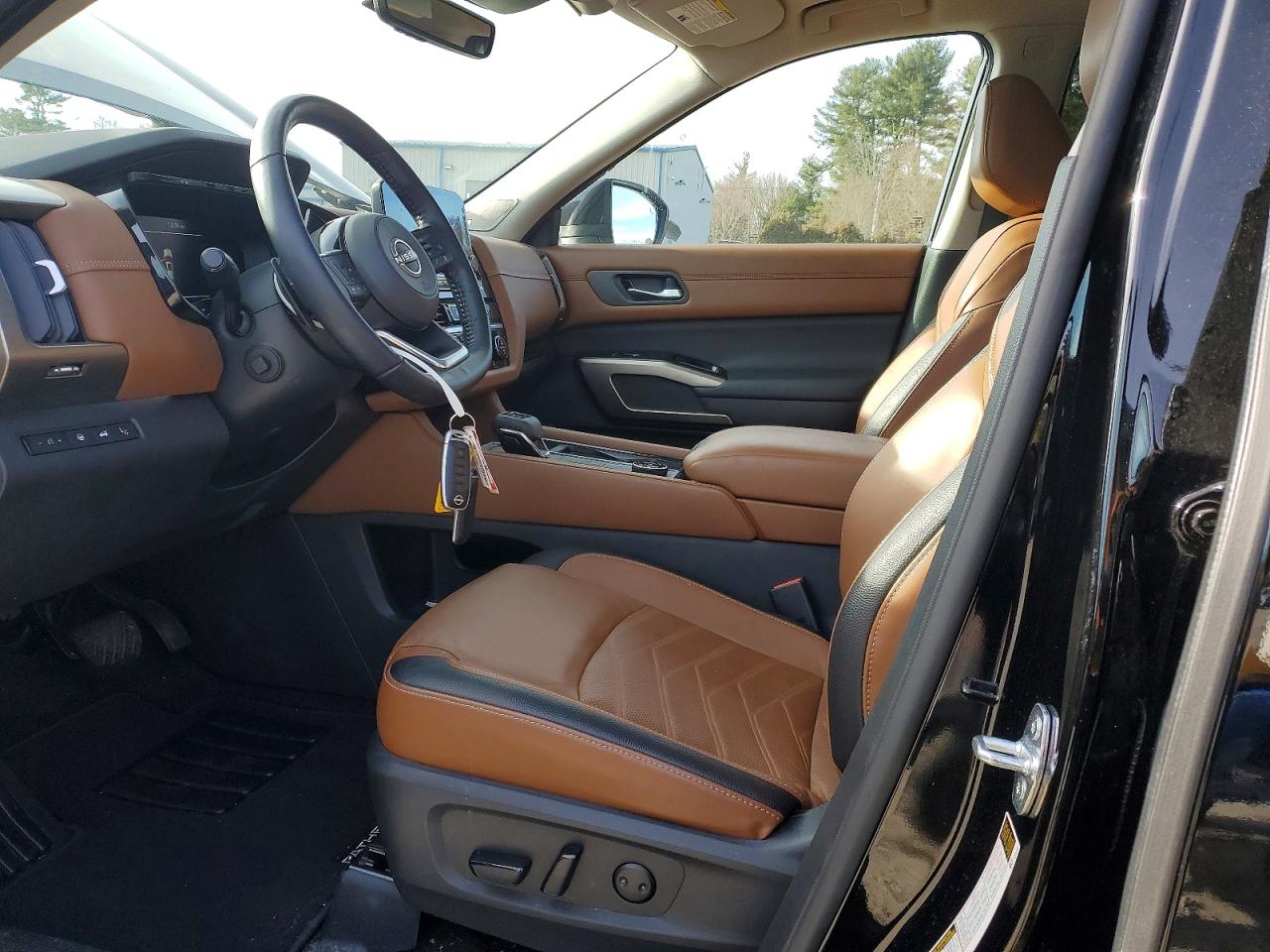 2023 NISSAN PATHFINDER PLATINUM photo 7